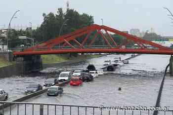 Importantes inundaciones en la ciudad y provincia de Buenos Aires por las lluvias - LA NACION