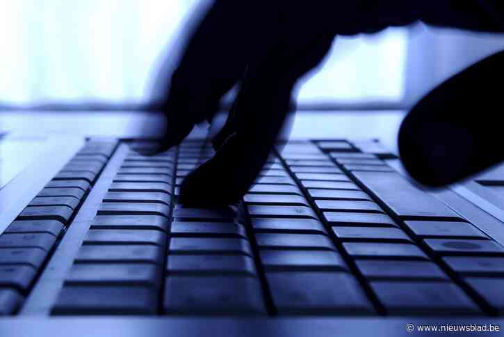 Leraar veroordeeld voor zedenfeiten met jonge meisjes: “Minderjarige stripte voor hem voor webcam”