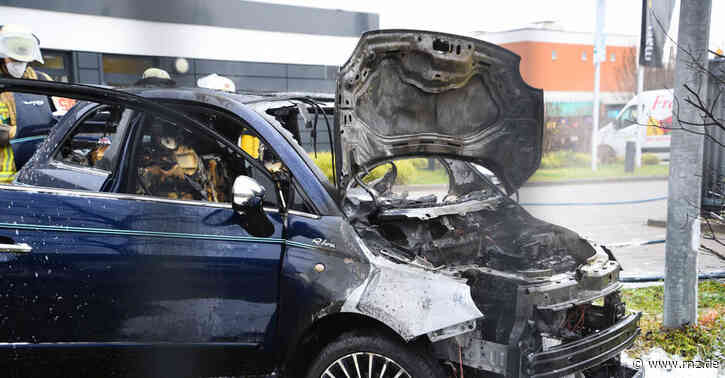 Mannheim:  Auto brennt völlig aus (Update)
