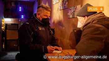 Klein, gelb, fake? Augsburg nimmt Kampf gegen gefälschte Impfausweise auf