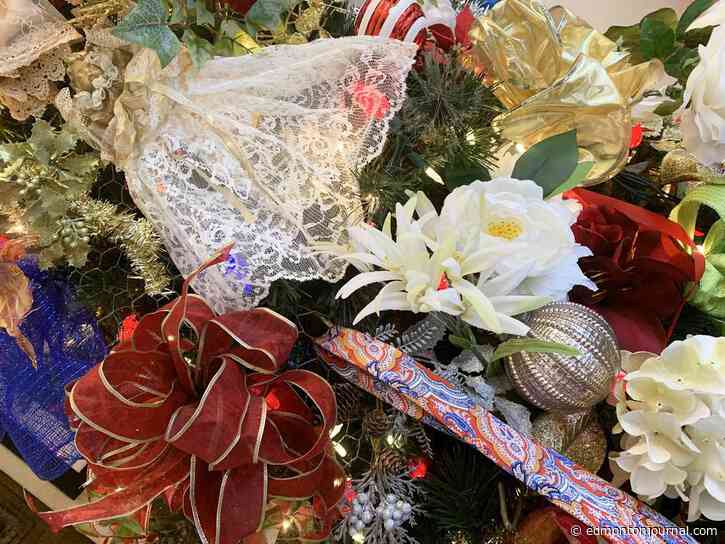 Three to See: McLeod bedazzled, Love Object and Souvenir II