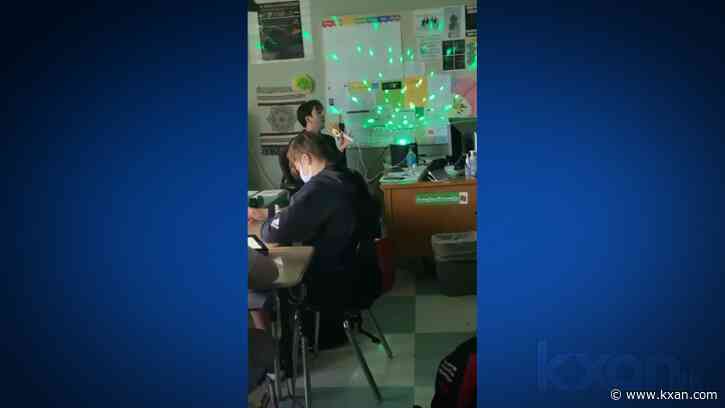 Texas substitute teacher who brought karaoke machine to class asked to leave