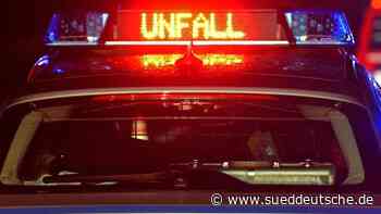 Vermutlich zu schnell auf glatter Straße: Zwei Verletzte - Süddeutsche Zeitung