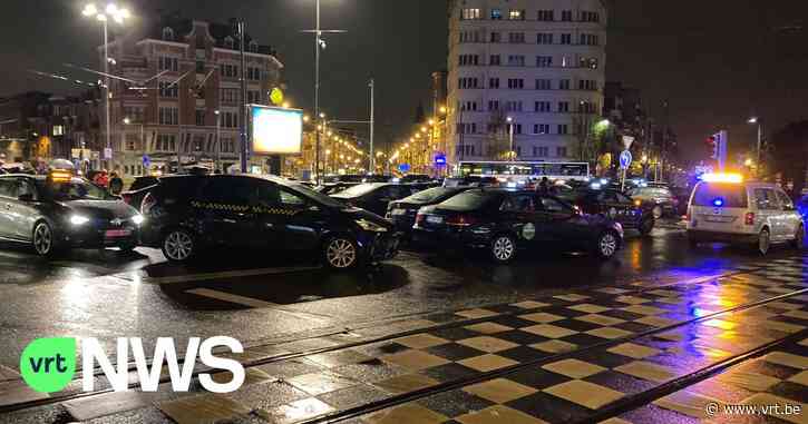Betoging taxi-sector in Brussel afgerond, Brusselse regering keurt voorontwerp voor hervorming goed - VRT NWS