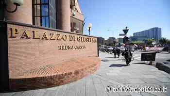 Alba, medico di famiglia ipnotizzava le pazienti e le violentava: "Sono il tuo maestro di vita". Condannato a 5 anni - La Repubblica