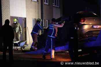 Auto rijdt woning binnen in Meiboomlaan: “Net een bom die ontplofte”