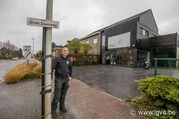 Handelaar hoopt gevaarlijke situatie aan te pakken voor zijn zaak: “Sommigen moeten achterwaarts de gewestweg - Gazet van Antwerpen