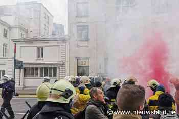 Honderdtal brandweerlui betoogt voor beter statuut