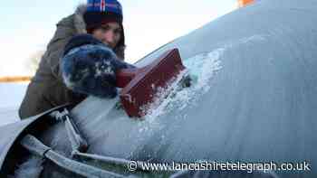 10 tips for clearing a frozen car windscreen this winter
