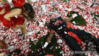 No. 14 Utah beats No. 10 Oregon 38-10 for 1st Rose Bowl bid