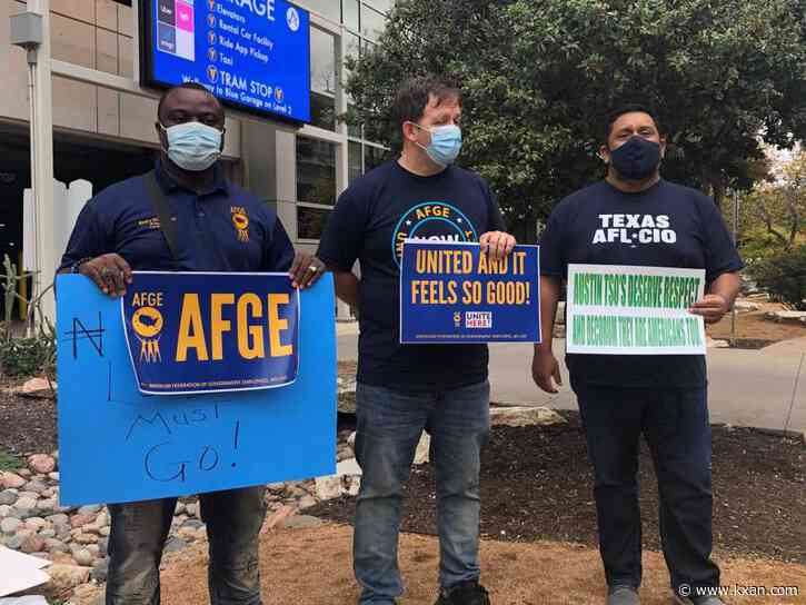 TSA officers rally over 'poor working conditions' at Austin airport