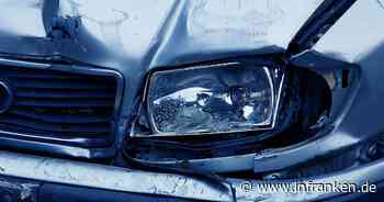 Unfall auf A73 bei Erlangen: Frau schläft am Steuer ein - Auto prallt mehrfach gegen Schutzplanke - inFranken.de