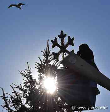 Children's Holiday parade kicks off the season's festivities in Fall River - Yahoo News