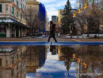 COVID-19 Update: 349 new cases | Officer suspended for vaccine remarks | Manitoba mom, child get COVID shots by mistake - Calgary Herald