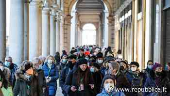 Shopping in mascherina: da Torino a Palermo torna l'obbligo all'aperto - La Repubblica