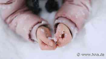 Eltern aufgepasst: Gefahr für die Gesundheit? Darum sollten Kinder keinen Schnee essen - HNA.de