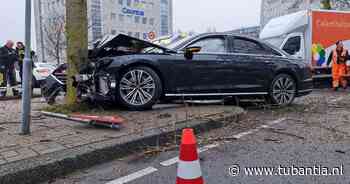 Ravage in Enschede: dag eerder op naam gezette Audi A8 ramt boom - Tubantia
