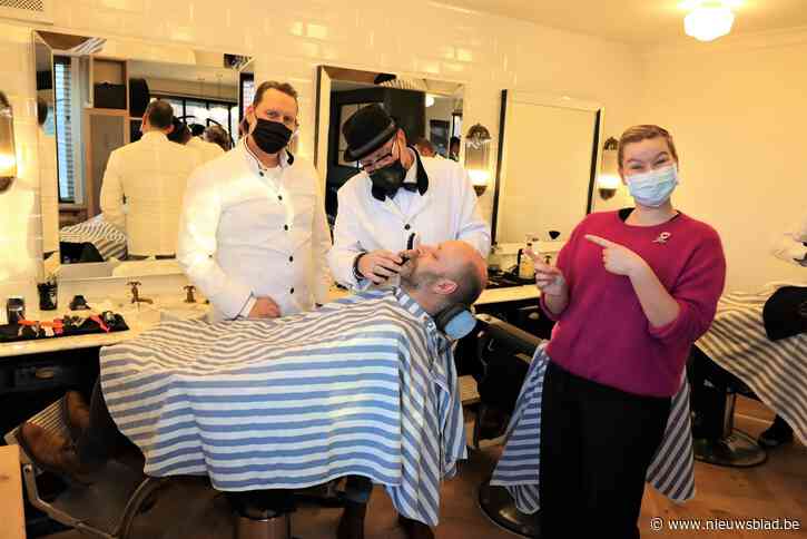 Barbier Tom opent nieuwe zaak met actie rond prostaatkanker