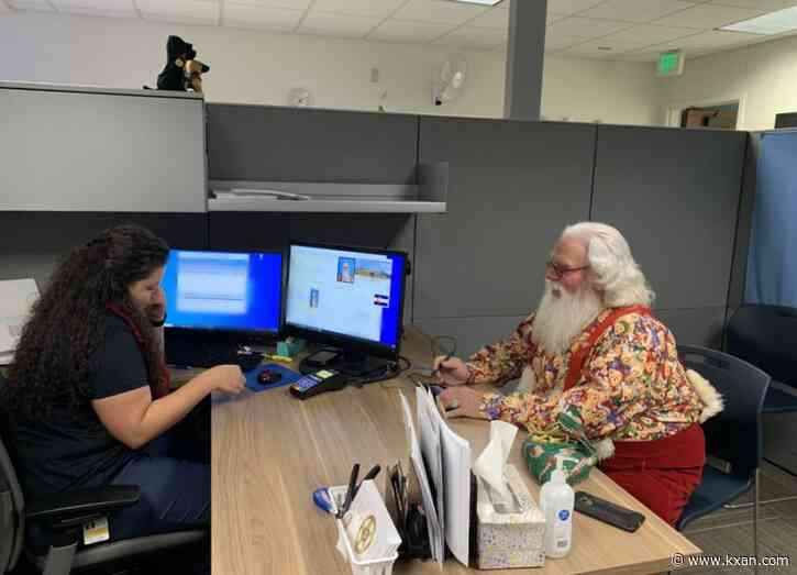 Pic of 'Santa' getting concealed handgun permit prompts outrage
