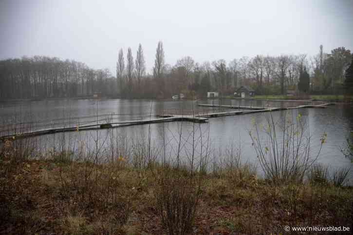 Vervallen vakantiedomein krijgt eindelijk nieuwe (en ambitieuze) toekomst: “Misschien leggen we zelfs opnieuw een strandje aan”