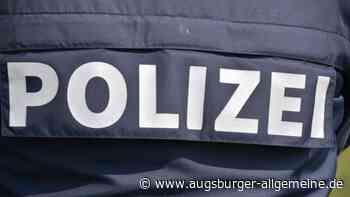 Mann kauft Wodka für Jugendliche