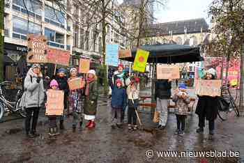Ook protest tegen mondmaskers op de Groenplaats: “Maskers zijn alleen voor carnaval”