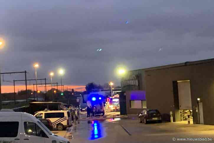 Stuk plafond komt naar beneden bij broodbakkerij Vermaut