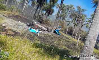 Piloto se salva de milagro tras desplome de aeronave en Piribebuy - Resumen de Noticias