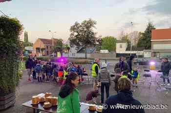 Ontbijten aan het gemeentehuis (Schelle) - Het Nieuwsblad