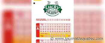 Il achète deux billets avec la même combinaison et gagne deux gros lots