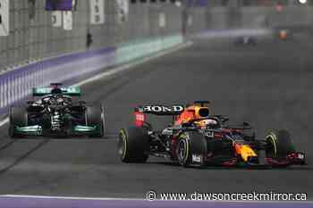 Hamilton wins 3rd straight in chaotic Saudi Arabian F1 race - Dawson Creek Mirror