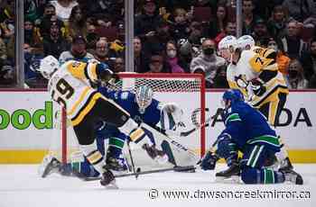 Jake Guentzel scores hat trick, Penguins rout Canucks 4-1 - Dawson Creek Mirror