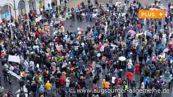 1000 statt 50 Teilnehmer: Corona-Demo am Rathausplatz soll Folgen haben