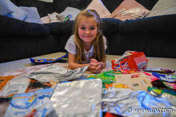 Young girl from Cornwall turns crisp packets into blankets for the homeless - ITV News
