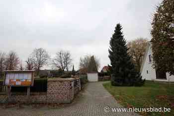 Plaats voor negen woningen naast het kerkhof
