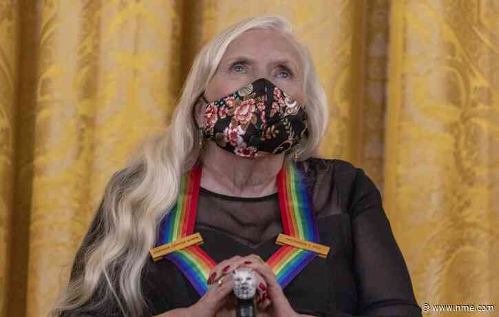 Joni Mitchell addresses health issues in rare speech at 2021 Kennedy Center Honors
