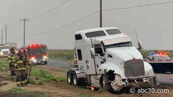 Ave 360 in Tulare County closed after semi crash