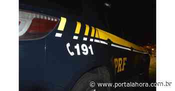 Motorista é alvejado com tiro enquanto trafegava pela BR-101, em Imbituba; projétil perfurou o vidro do carro, ferindo a vítima no rosto - Portal AHora