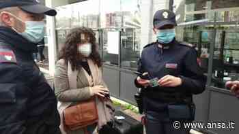 Controlli super green pass Polizia Bari - Puglia - Agenzia ANSA