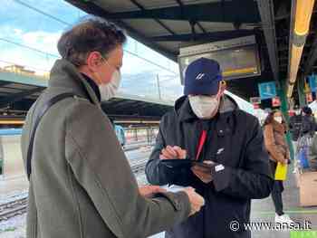 Green pass: a Bari controlli a campione su treni regionali e bus - Agenzia ANSA