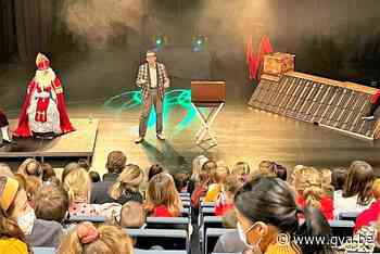 Gemaskerde kinderen genieten toch van Sinterklaas en meneer Stoffel - Gazet van Antwerpen