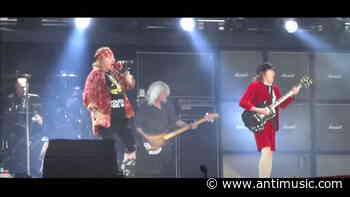 AC/DC's Angus Young Addressed Axl Rose Rumors 2021 In Review - antiMUSIC.com