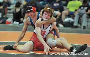 West Aurora's Moses Quintana doesn't worry about being ready to wrestle at 152 pounds. He has a great opening act: his brother Noah. - Chicago Tribune