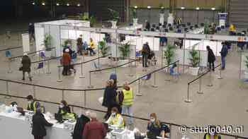 Boostercampagne in regio start: ouderen halen coronaprik in Beursgebouw - Studio040