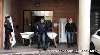 Prato, coppia di anziani trovata morta in casa: omicidio-suicidio | "Dovevano risarcire il condominio" - TGCOM