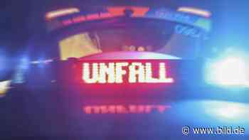 Witten: Auto kracht gegen Baum – Beifahrerin tot | Regional - BILD