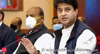 Omicron: Aviation Minister Jyotiraditya Scindia takes stock of preparedness at airports, issues action pla - Economic Times