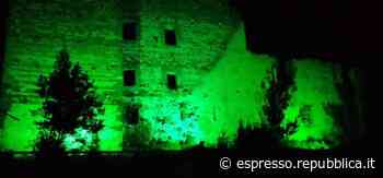 Il Castello di Colleferro come una lanterna verde: il gesto solidale con chi accoglie i migranti - L'Espresso