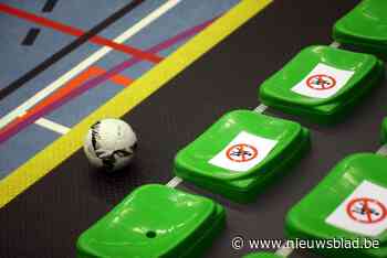 Trainer slaat Beringse zaalvoetbalsupporter een complexe neusbreuk