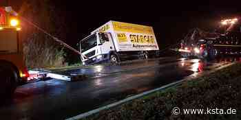 Lange Staus in Neunkirchen-Seelscheid: Lastwagen landet im Graben neben B56 - Kölner Stadt-Anzeiger